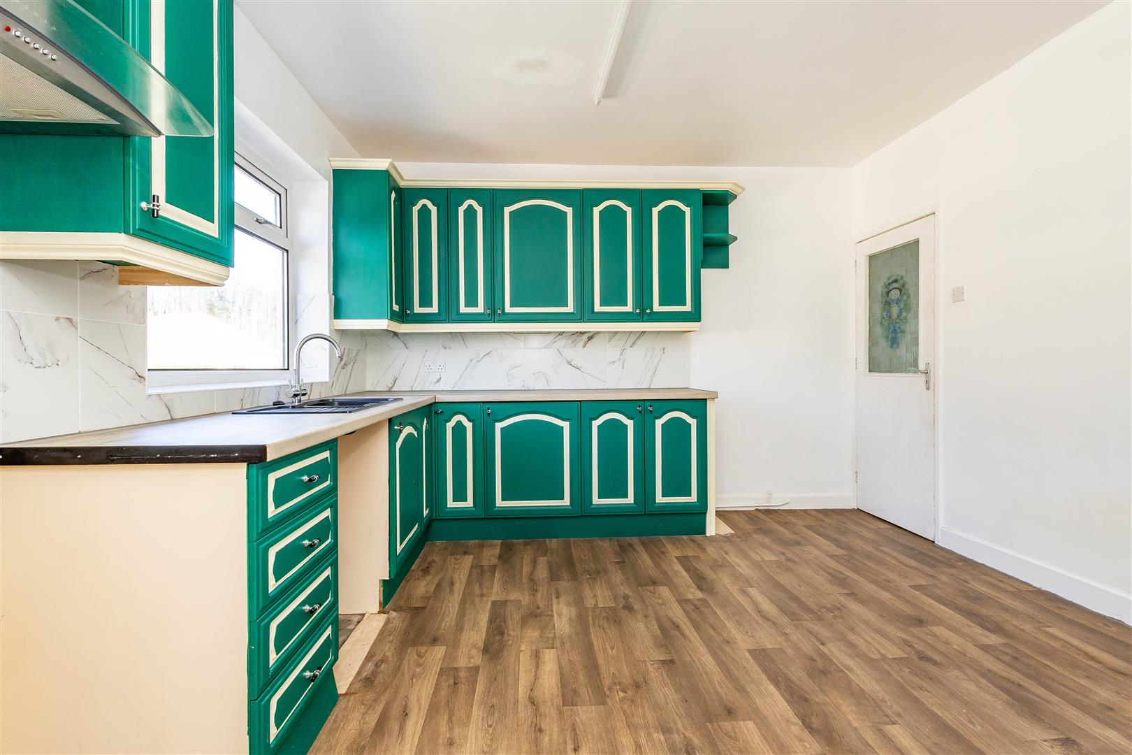 2 bed property in Green Drive, Preston